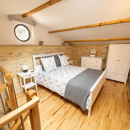 La Grange - A Peaceful Place In The Forest * Concots